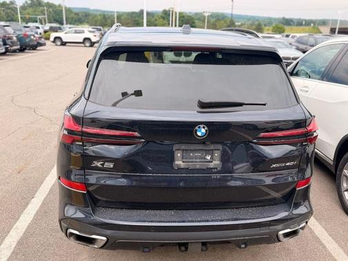 Carbon Black Metallic 2026 BMW X5 xDrive40i