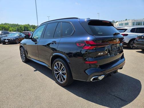 Carbon Black Metallic 2026 BMW X5 xDrive40i