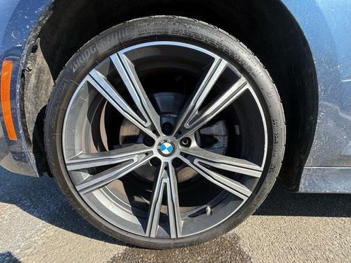 2023 BMW 330 i xDrive