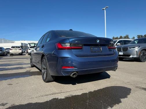 2023 BMW 330 i xDrive
