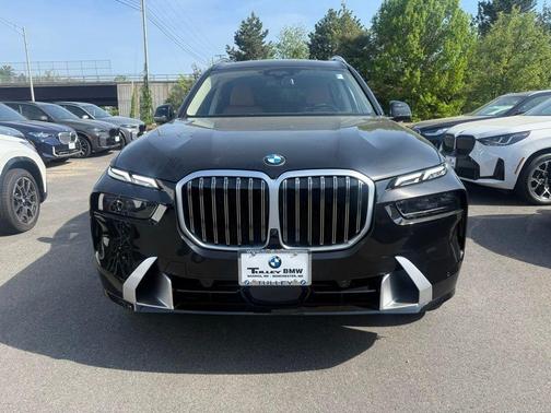 Black Sapphire Metallic 2027 BMW X7 xDrive40i