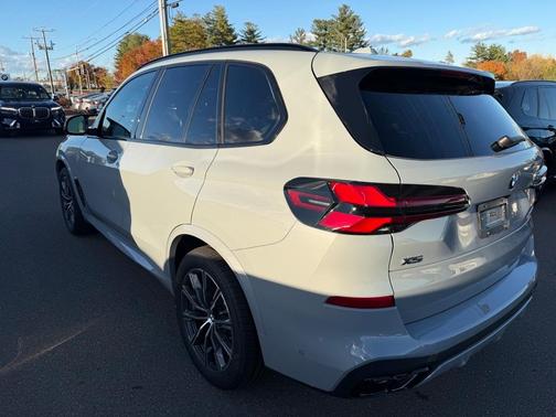 2026 BMW X5 M60i