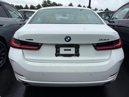2025 BMW 330 i xDrive