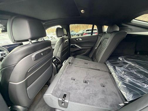 2026 BMW X6 xDrive40i