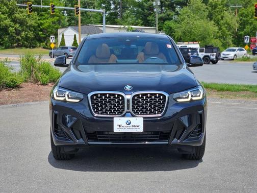 Carbon Black Metallic 2025 BMW X4 xDrive30i