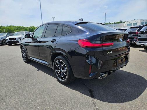 Carbon Black Metallic 2025 BMW X4 xDrive30i