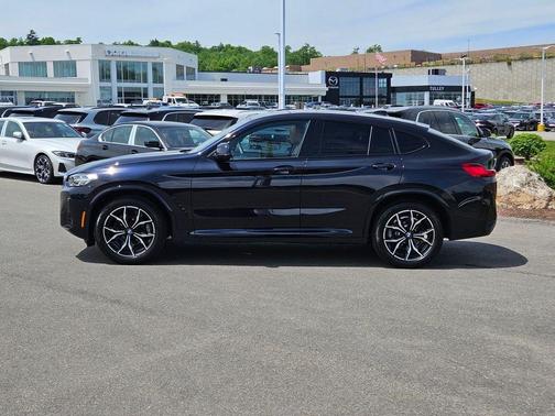 Carbon Black Metallic 2025 BMW X4 xDrive30i