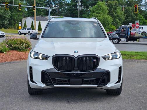Mineral White Metallic 2026 BMW X5 M60i