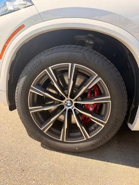 Mineral White Metallic 2026 BMW X5 M60i