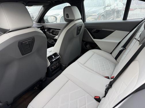 2026 BMW 530 i xDrive