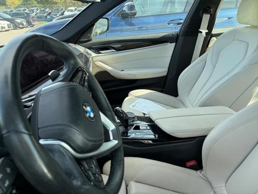2022 BMW 530 i xDrive