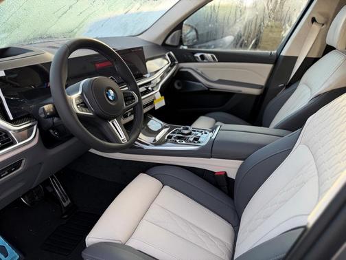 2026 BMW X7 M60i