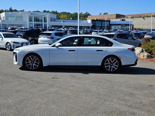 2024 BMW 740 i xDrive
