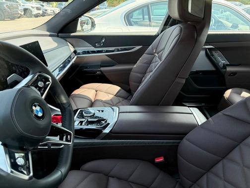2024 BMW 740 i xDrive