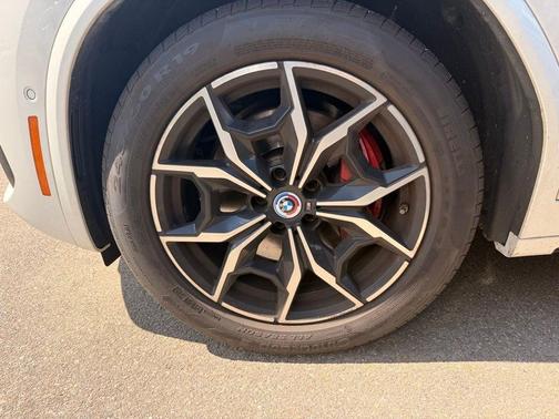 Mineral White Metallic 2023 BMW X3 M40i