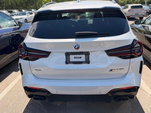 Mineral White Metallic 2023 BMW X3 M40i
