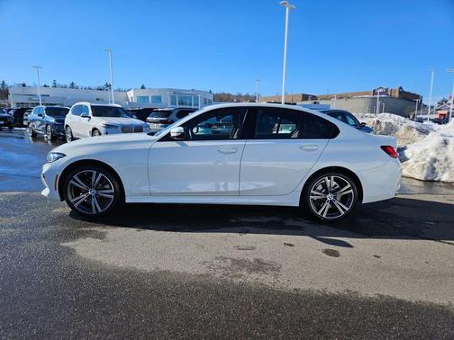 2023 BMW 330 i xDrive