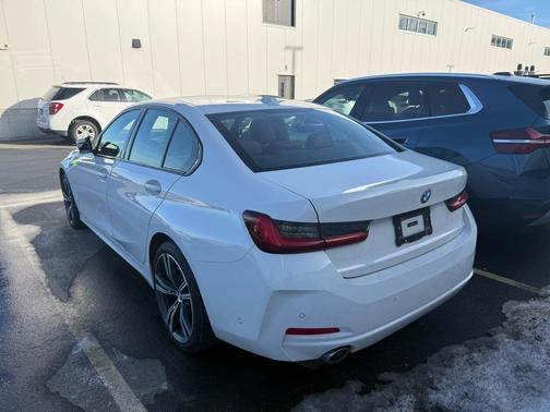 2023 BMW 330 i xDrive