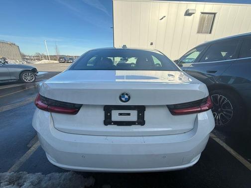 2023 BMW 330 i xDrive