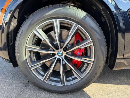 Carbon Black Metallic 2026 BMW X5 PHEV xDrive50e