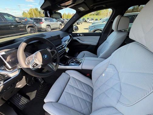Carbon Black Metallic 2026 BMW X5 PHEV xDrive50e