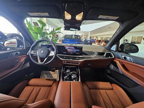 2026 BMW ALPINA XB7 Base
