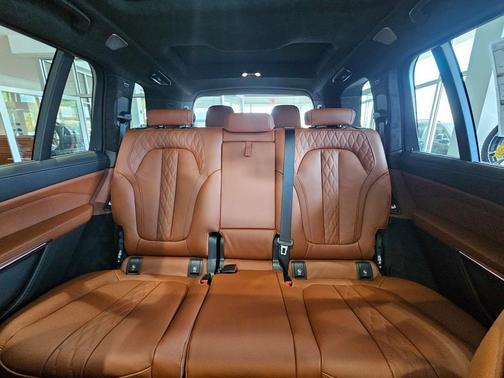 2026 BMW ALPINA XB7 Base