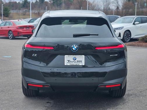 2025 BMW iX xDrive50
