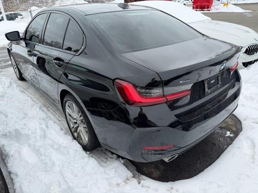 2023 BMW 330 i xDrive