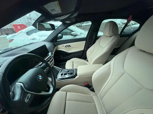 2023 BMW 330 i xDrive