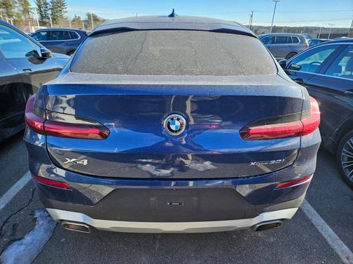 2025 BMW X4 xDrive30i