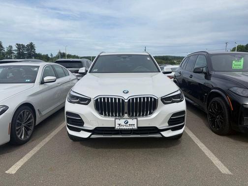 Mineral White Metallic 2023 BMW X5 xDrive40i