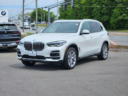 Mineral White Metallic 2023 BMW X5 xDrive40i