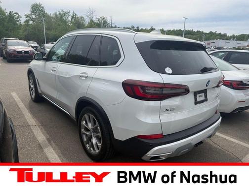 Mineral White Metallic 2023 BMW X5 xDrive40i