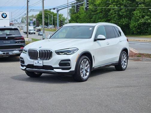 Mineral White Metallic 2023 BMW X5 xDrive40i