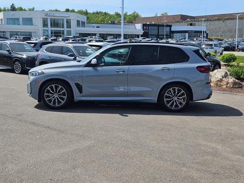 Brooklyn Gray Metallic 2024 BMW X5 PHEV xDrive50e