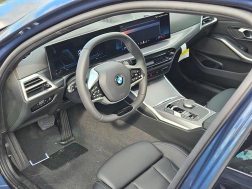 2025 BMW 330 i xDrive