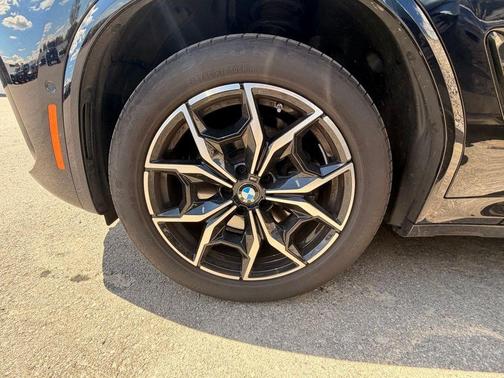 Carbon Black Metallic 2024 BMW X3 xDrive30i