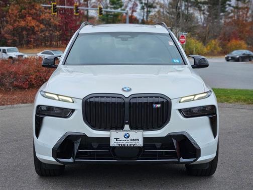 2025 BMW X7 M60i