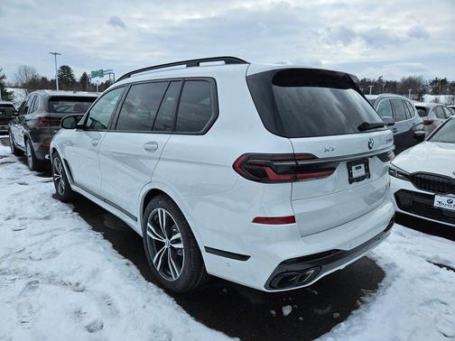 2026 BMW X7 M60i