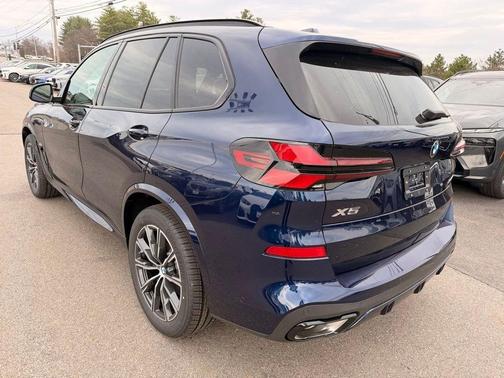 Tanzanite Blue II Metallic 2026 BMW X5 xDrive40i
