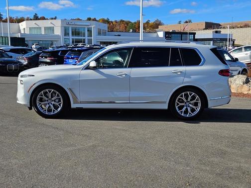 2024 BMW X7 xDrive40i