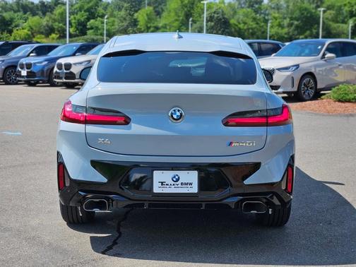 2024 BMW X4 M40i
