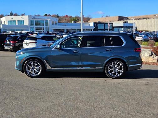 2025 BMW X7 xDrive40i