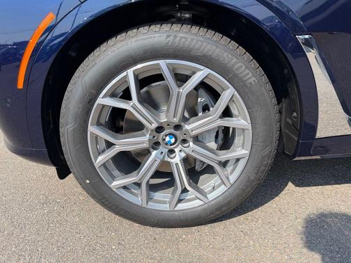 Tanzanite Blue II Metallic 2027 BMW X7 xDrive40i