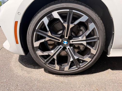Alpine White 2025 BMW 330 i xDrive