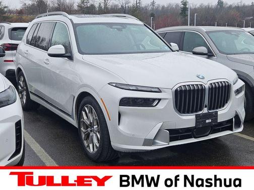 Mineral White Metallic 2024 BMW X7 xDrive40i