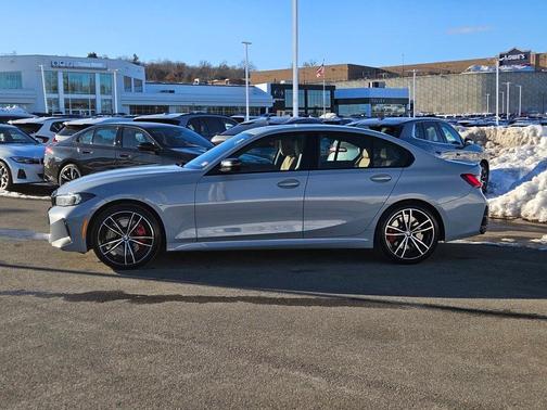 2023 BMW 330 i xDrive