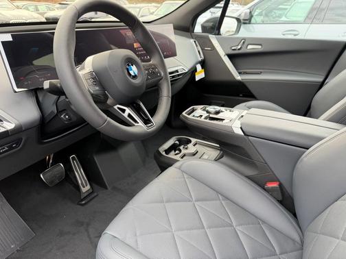 2026 BMW iX xDrive45