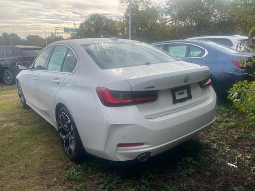 2025 BMW 330 i xDrive